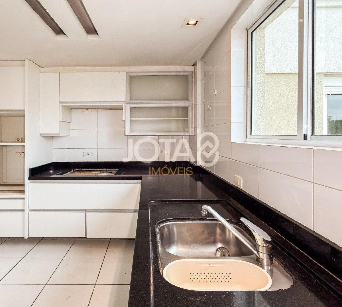 Apartment, 213 m², with a bathtub — photo 41