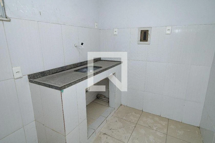 Rental apartment with 2 bedrooms and a balcony — photo 2
