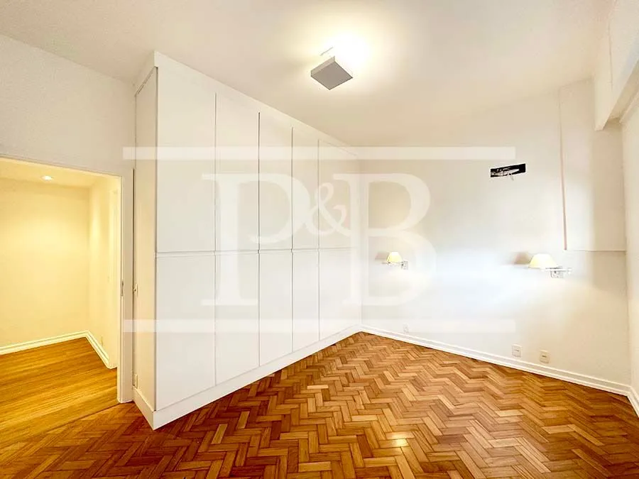 4-bedroom apartment with 270 m² and 4 bathrooms — photo 20