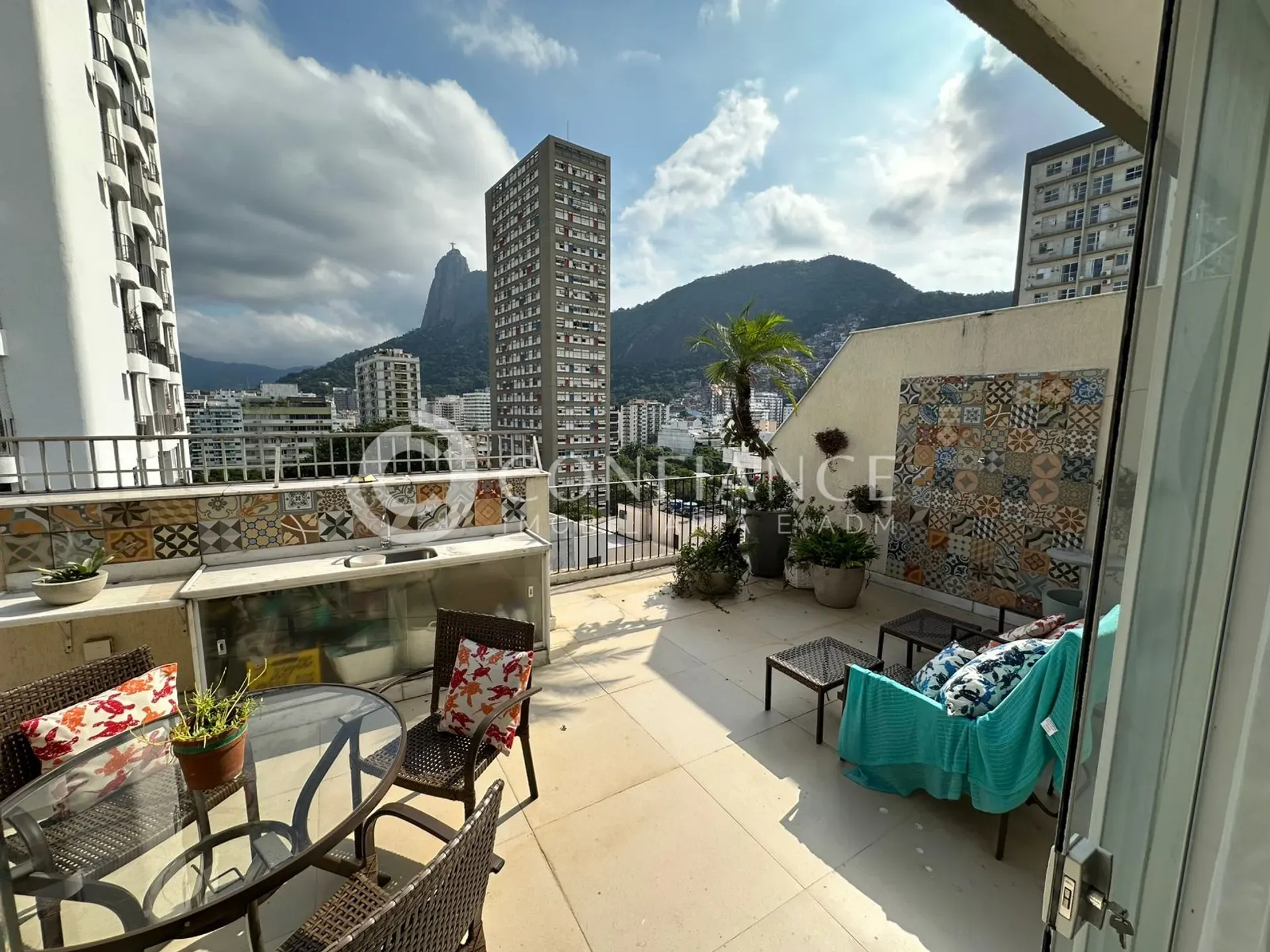 Furnished apartment with a real desk and 3 bedrooms — photo 30