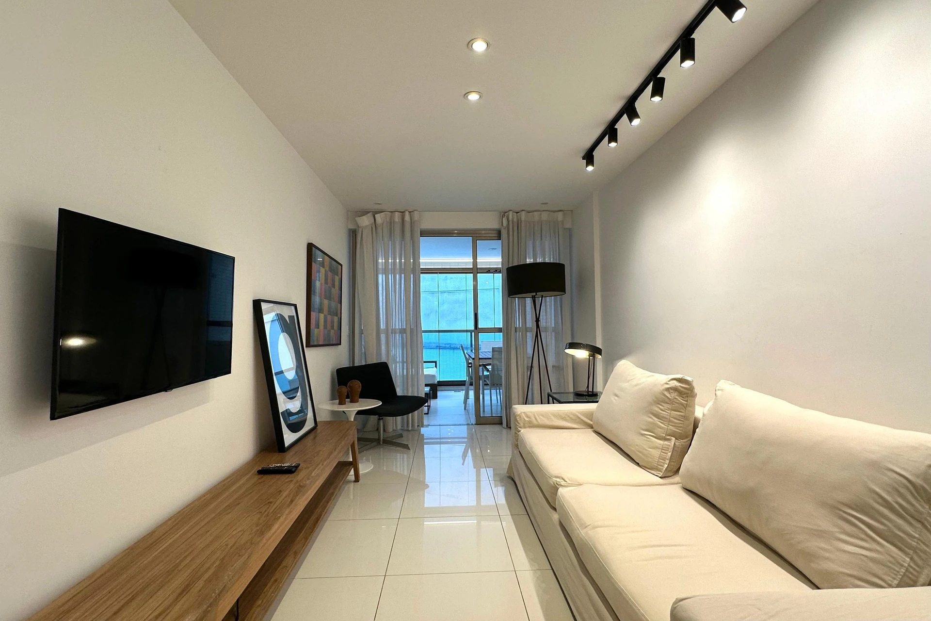 Apartamento mobiliado, 101 m², com janelas do piso ao teto — photo 11
