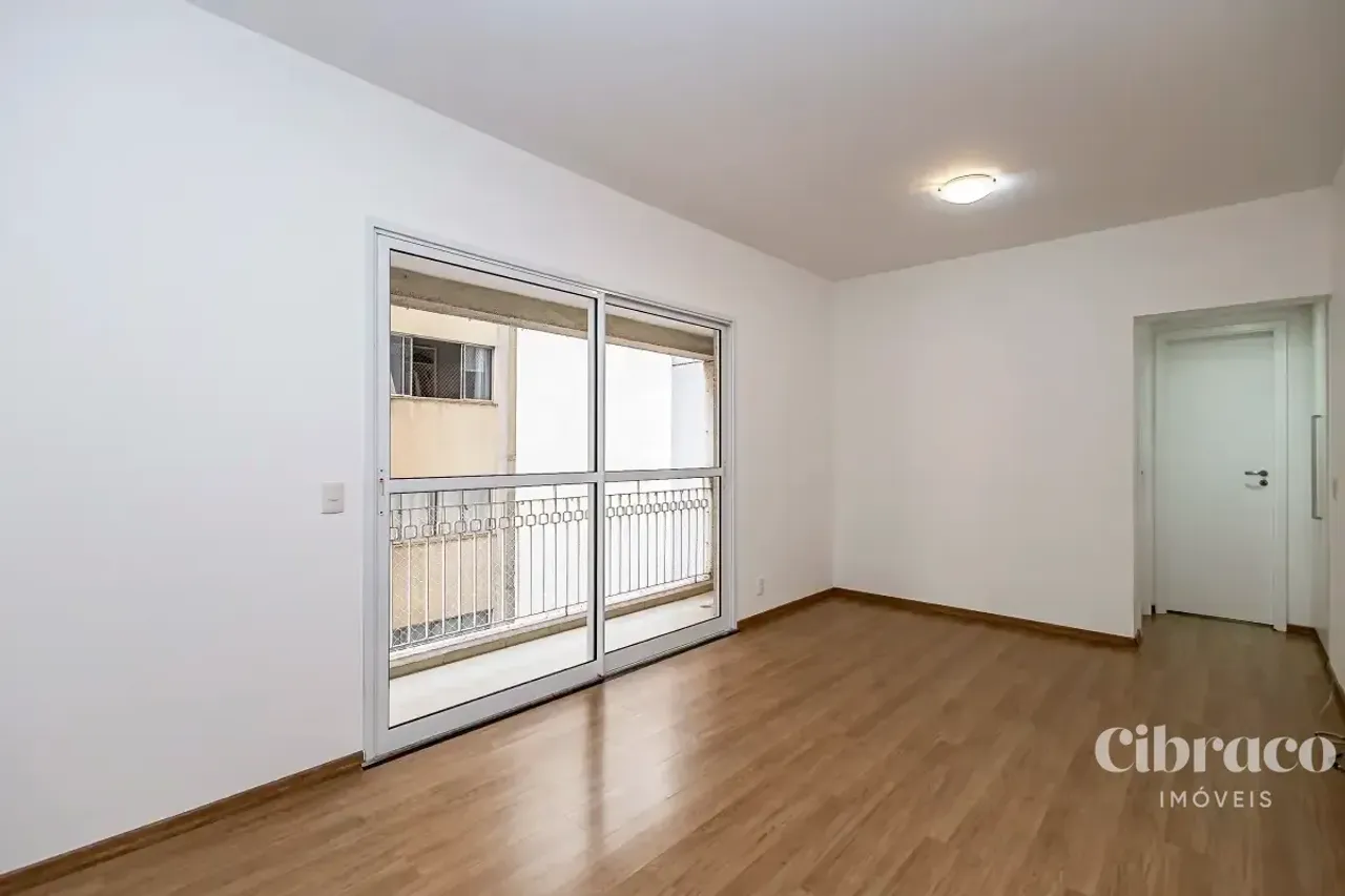 Apartamento de 1 quarto com 89,68 m² e sacada — photo 2