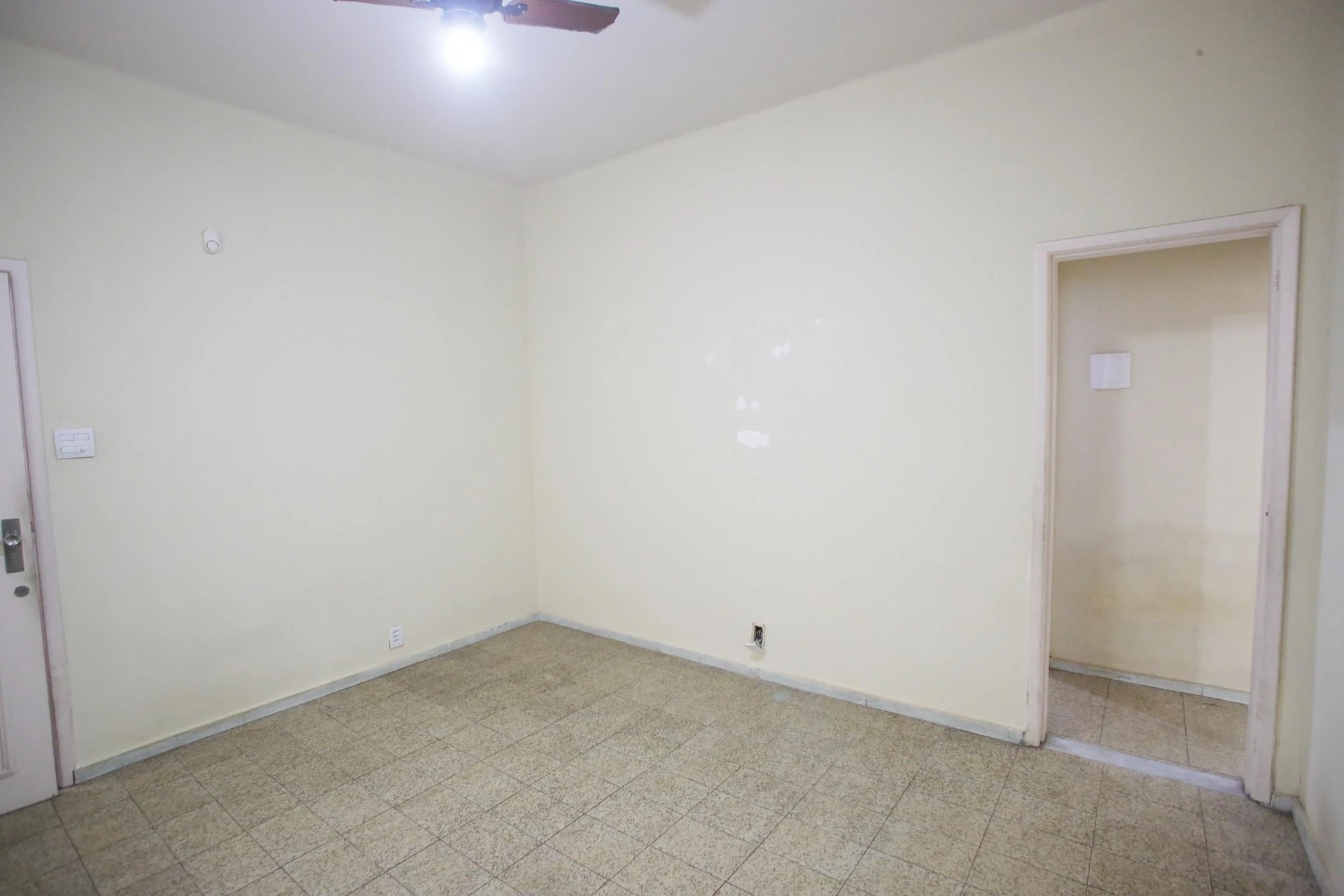 2-bedroom apartment with 2 bathrooms and no parking — photo 15