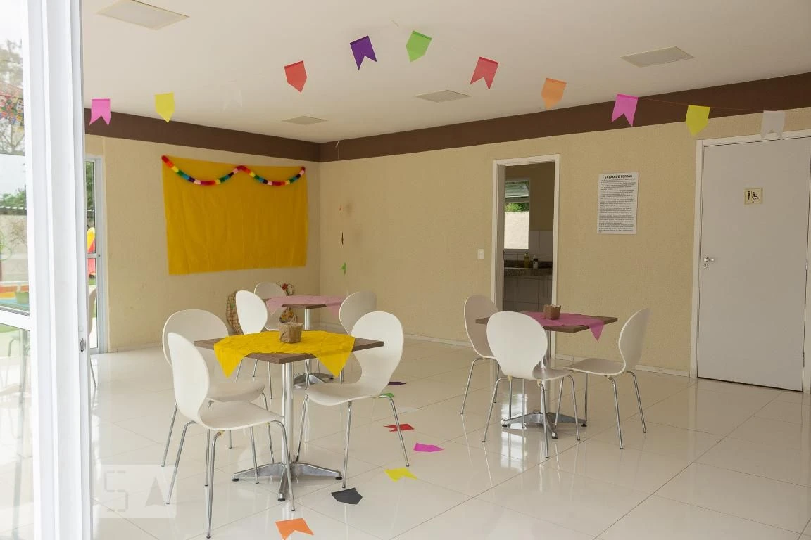 Unfurnished 2-bedroom apartment with closed kitchen — photo 11