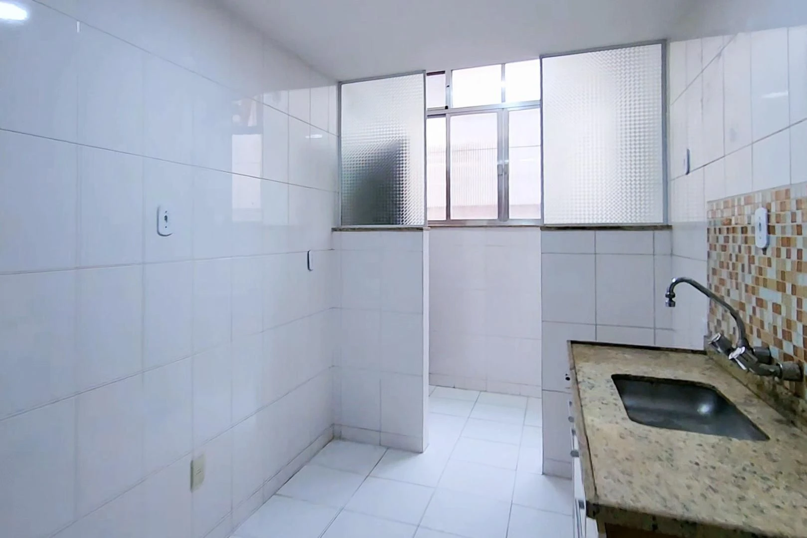 Apartamento de 2 quartos com closet — photo 27