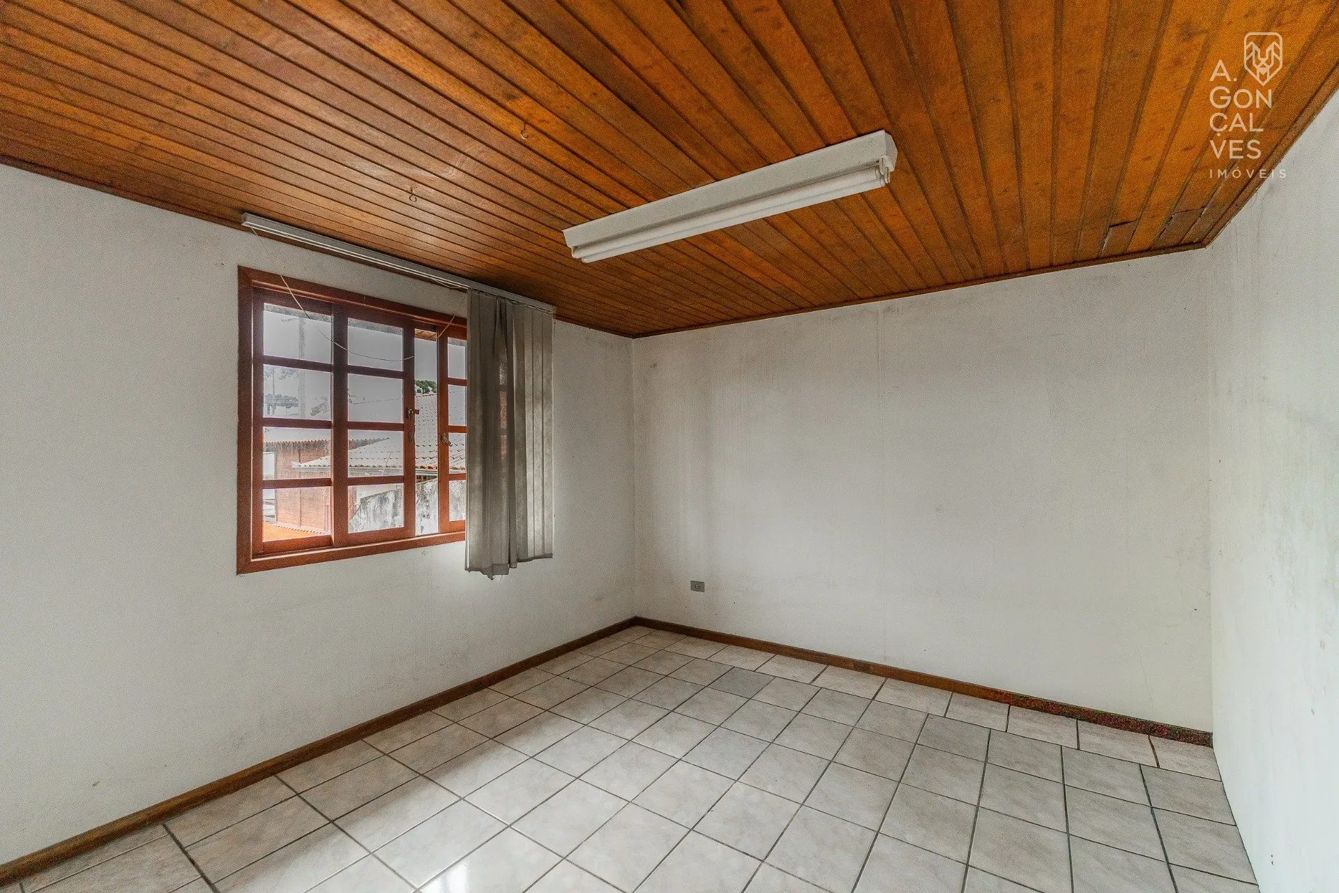 House with 3 bedrooms and 2 parking spaces — photo 28