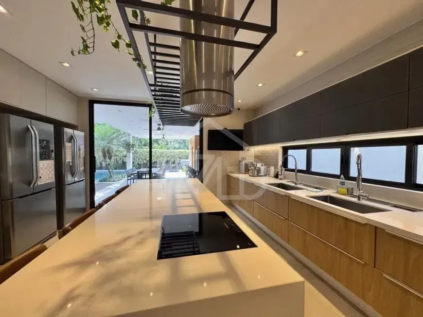 Джакузі та 4 спальні: будинок 800 м² — photo 34