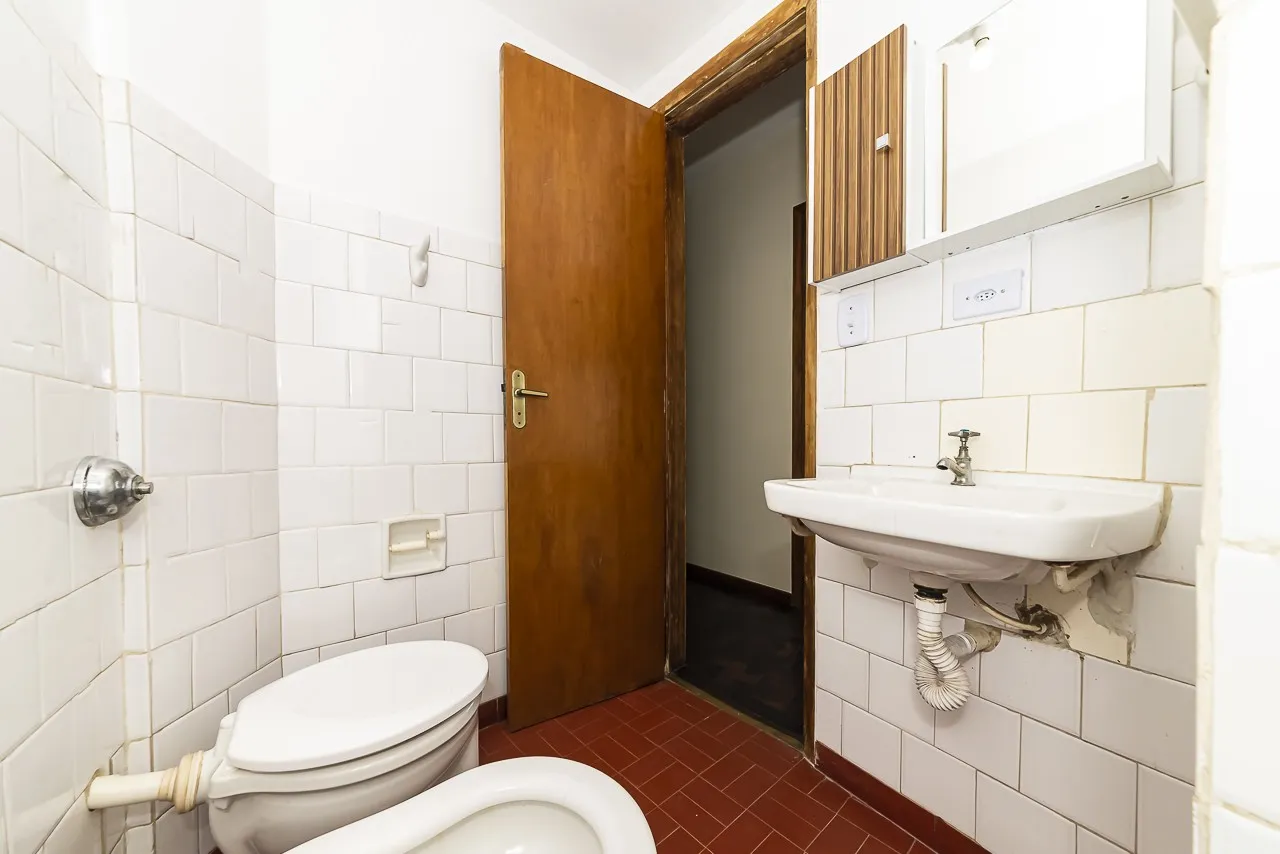 65 m² apartment with 2 bedrooms and separate kitchen — photo 6