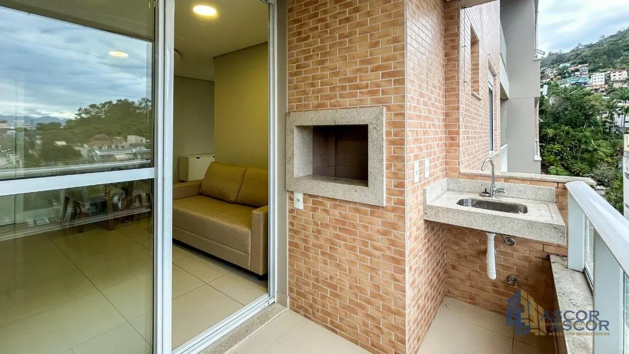 Balcony with a grill in a 2-bedroom apartment, 96 m² — photo 27