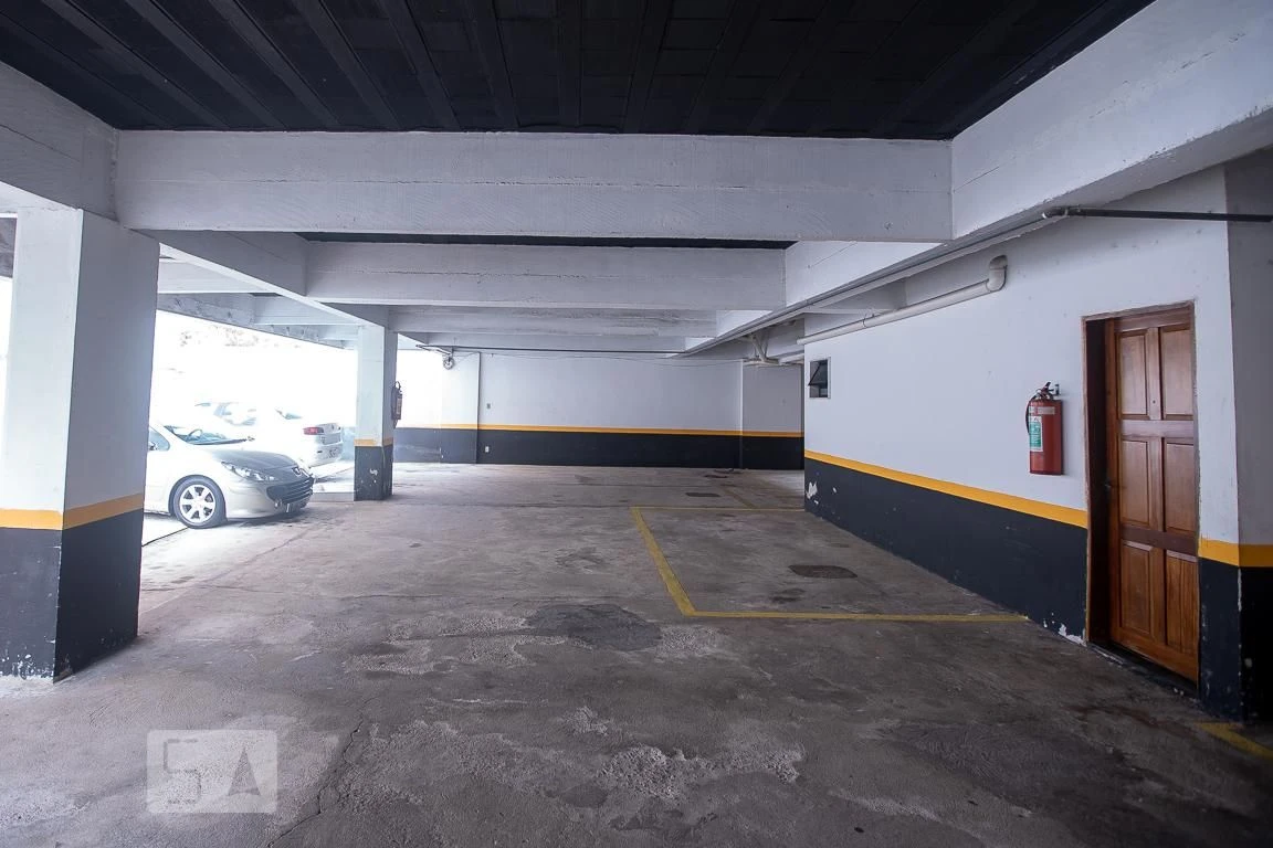 Furnished 3-bedroom apartment with private BBQ — photo 36