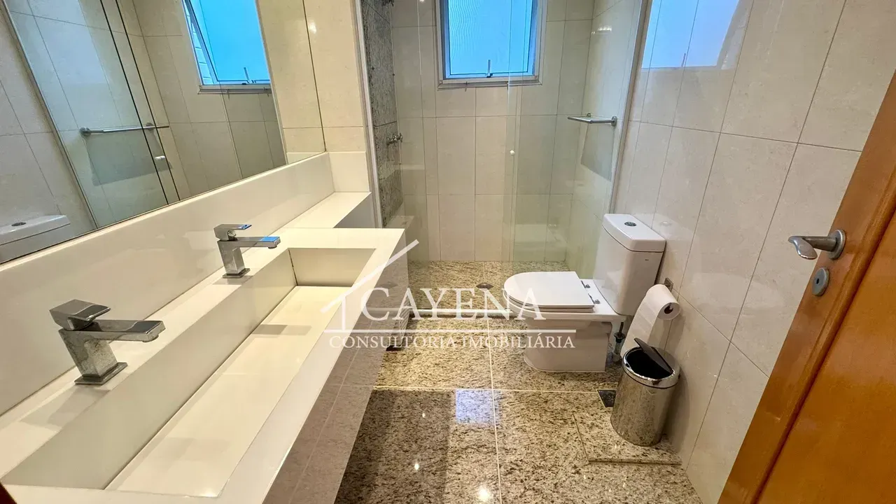 Furnished 4-bedroom apartment with glazed balcony — photo 21