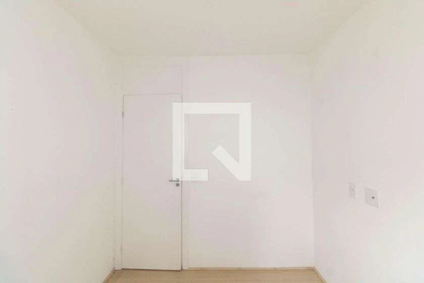Apartamento de 49 m² com box de vidro no banheiro — photo 17
