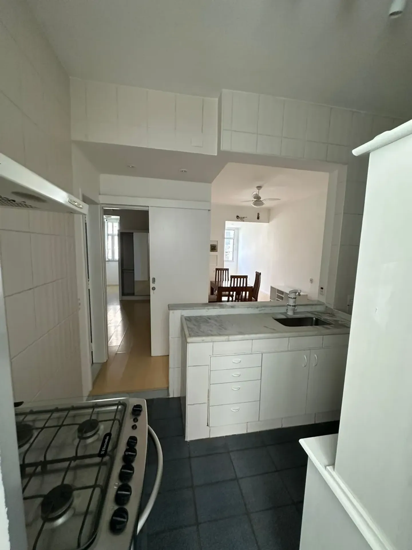 Apartment with a closed kitchen and gas stove; 2 bedrooms — photo 13