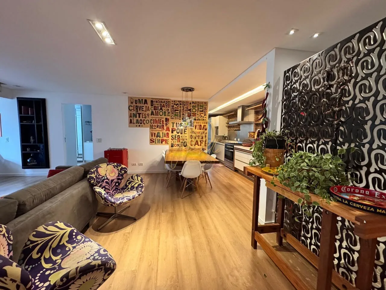 Furnished 160 m² apartment with 3 bedrooms and 4 baths — photo 18