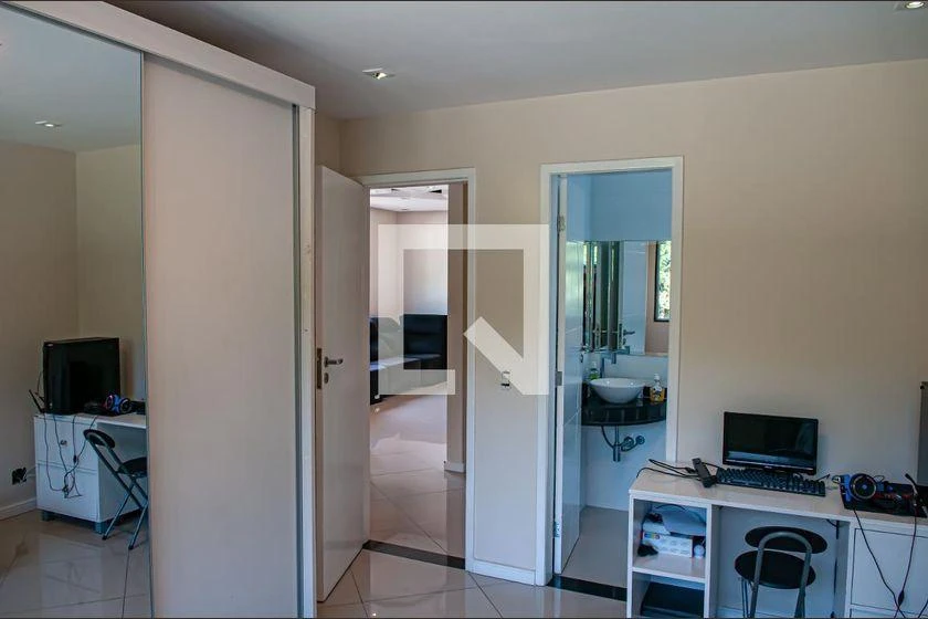 House for rent 480 m² with 4 bedrooms and 6 parking — photo 37
