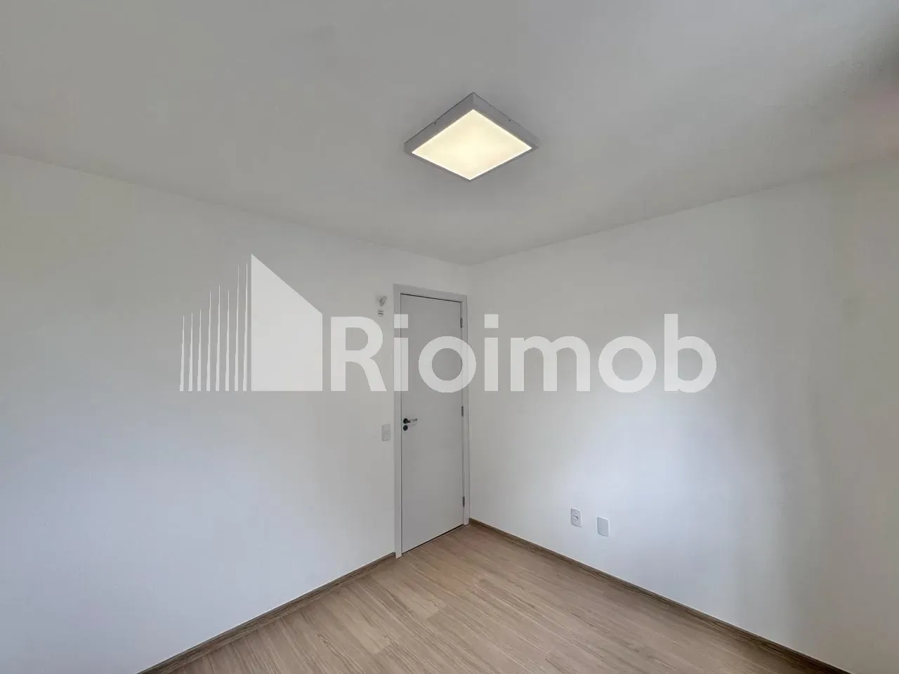 2-bedroom apartment with 1 en-suite and mountain views — photo 13