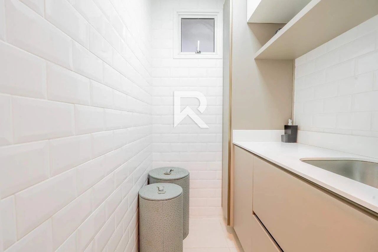 3-bedroom apartment in a building with a sauna — photo 18