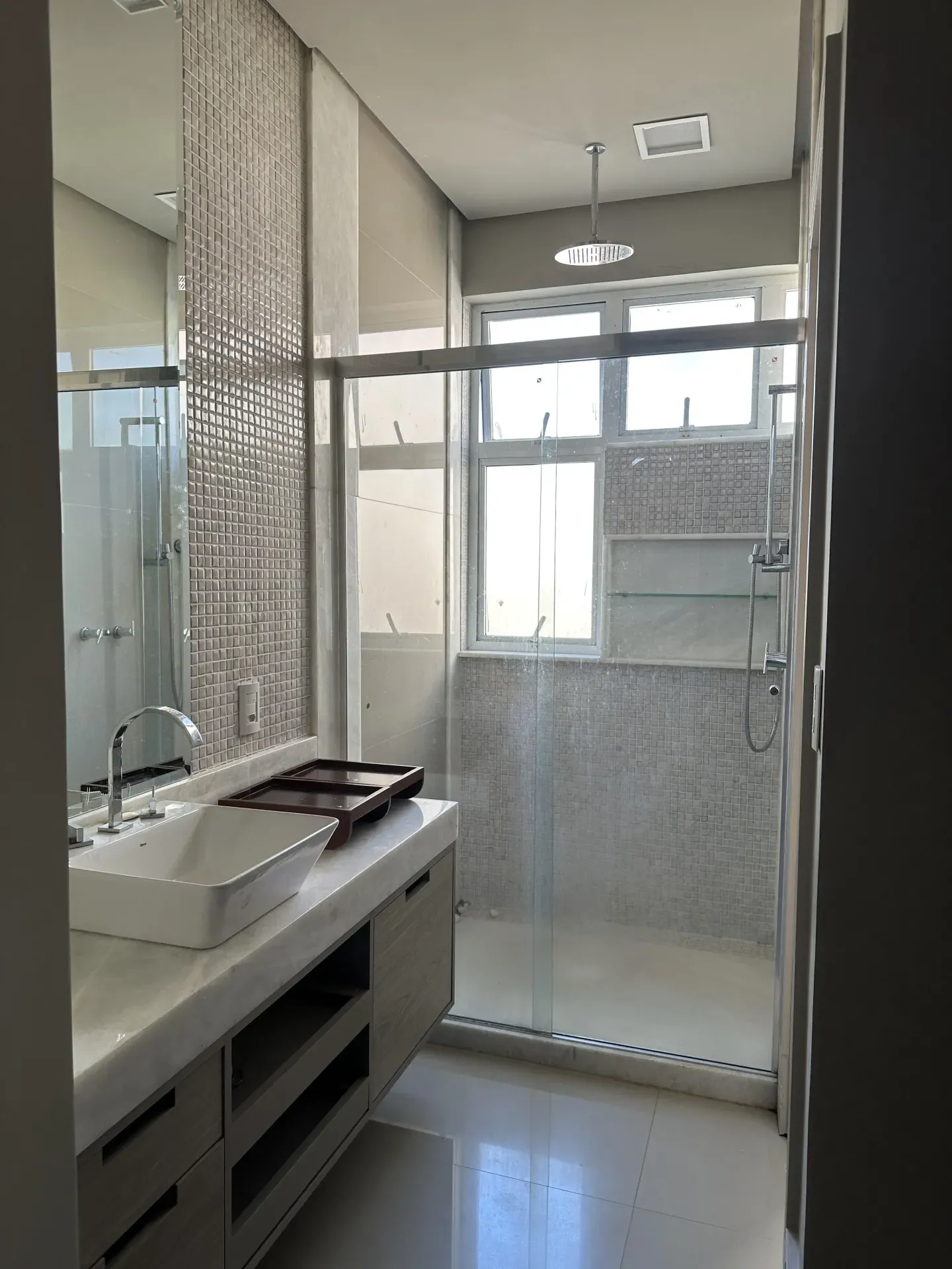 Condominium house with 4 bedrooms and 5 bathrooms — photo 24