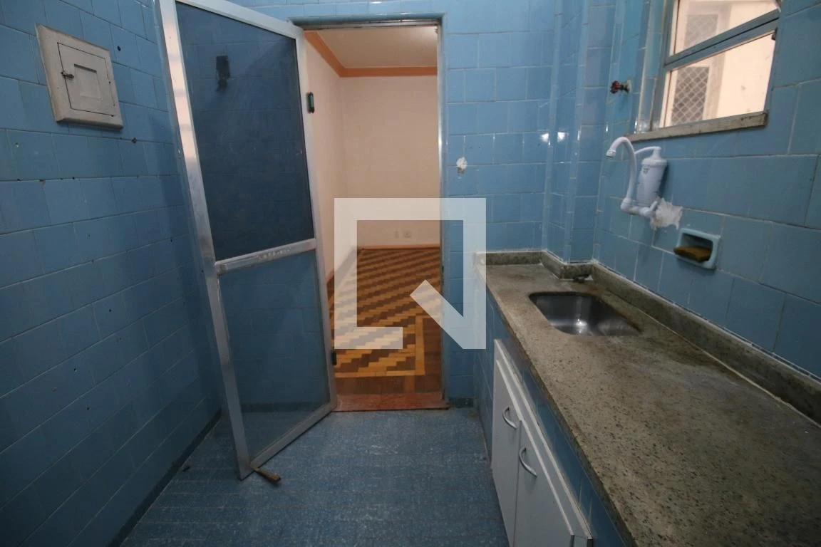 Unfurnished 1-bedroom apartment with separate kitchen — photo 5