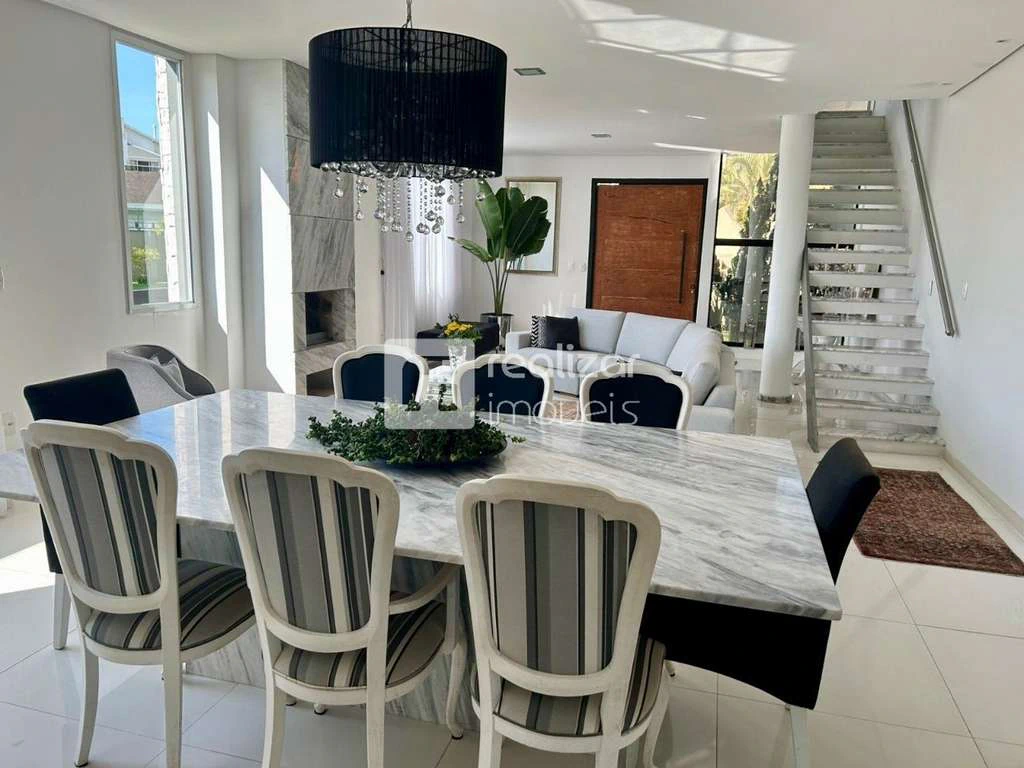 Casa em condomínio com 4 suítes e jardim privativo — photo 2