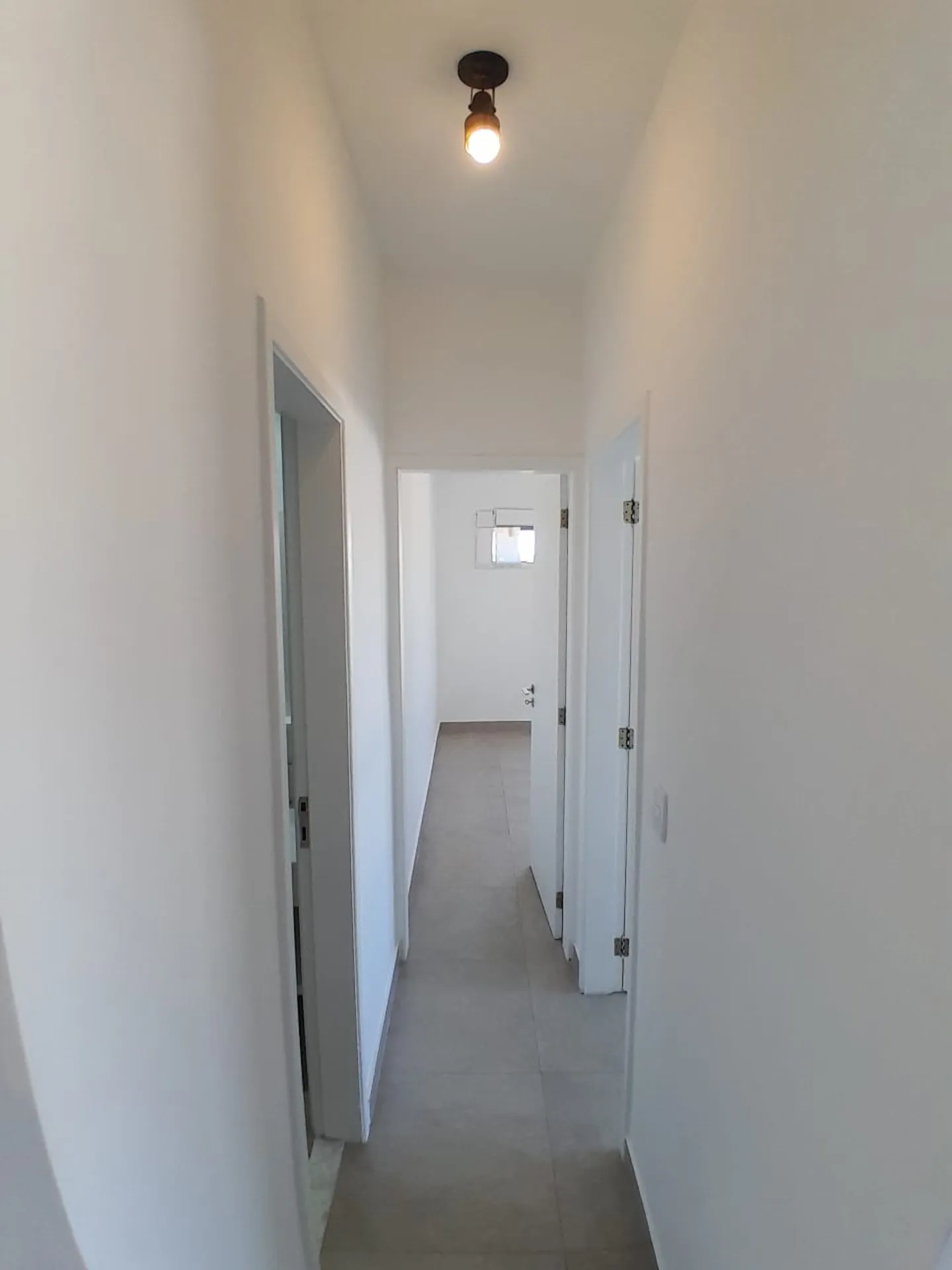 2-bedroom apartment with open-plan kitchen and balcony — photo 35