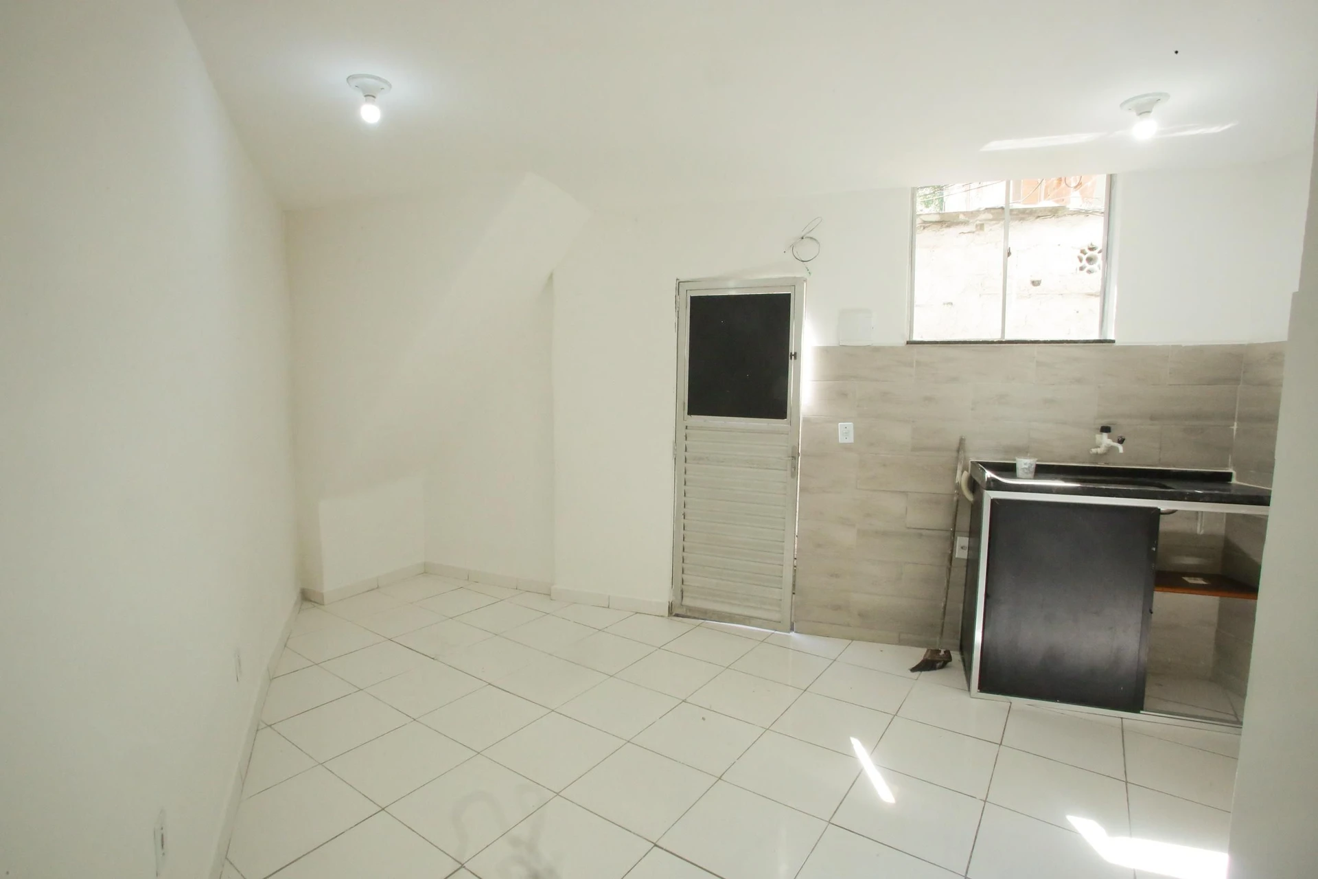 Unfurnished studio with 1 bedroom and 2 bathrooms — photo 3