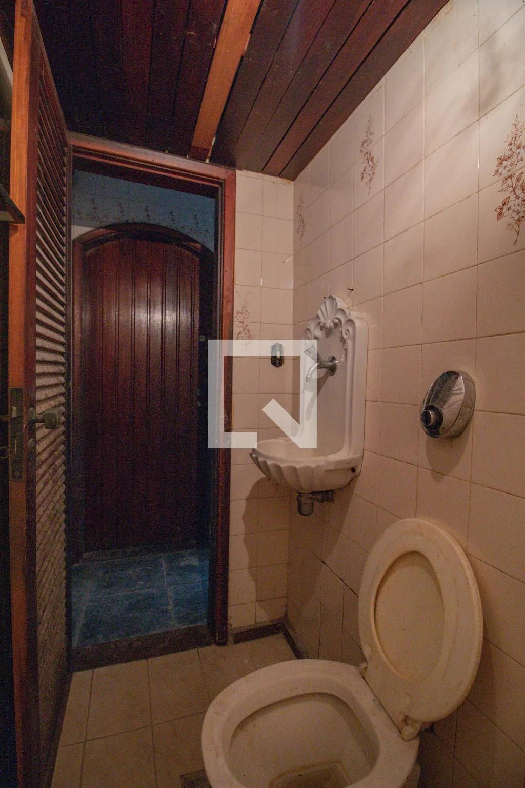 Casa com 4 quartos e 6 banheiros, com cozinha independente — photo 91