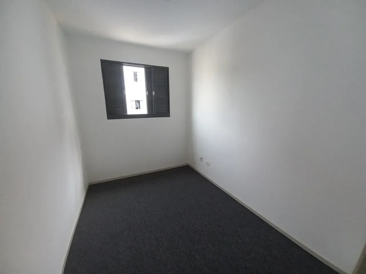 90 m² unfurnished apartment with a separate kitchen — photo 5