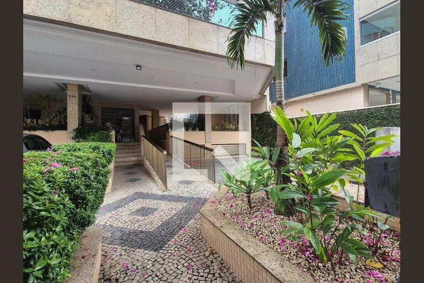 3-bedroom apartment in a building with a pool — photo 47