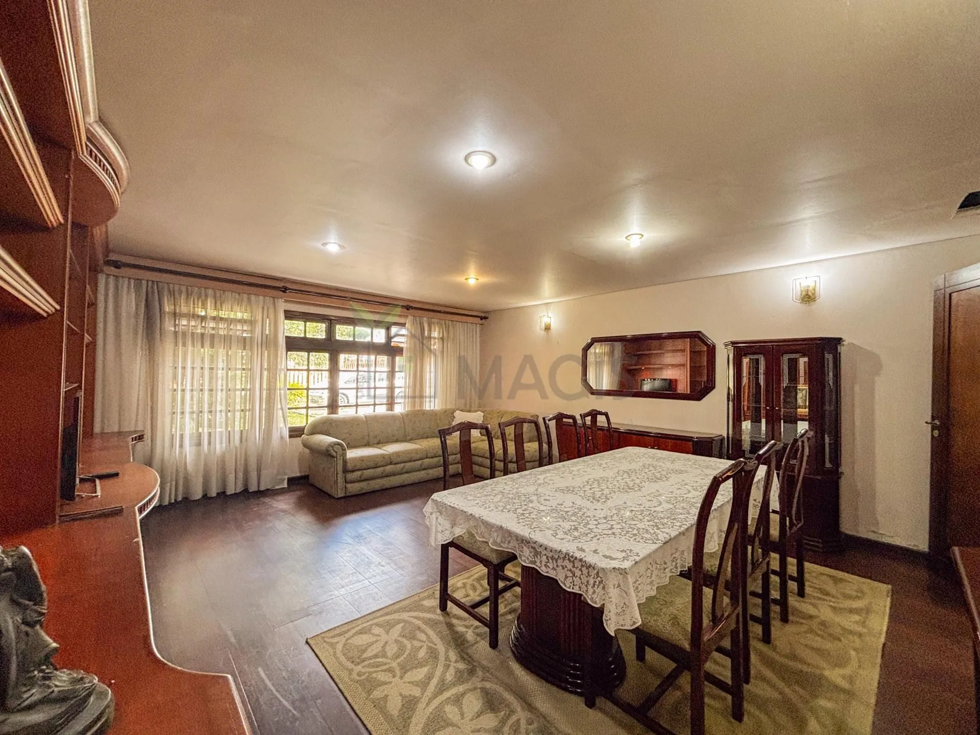 House with 5 bedrooms and 13 parking spaces across 2 floors — photo 60