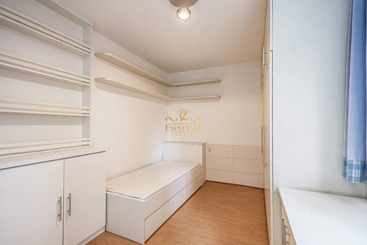 Apartment with 3 en-suite bedrooms and balcony — photo 22