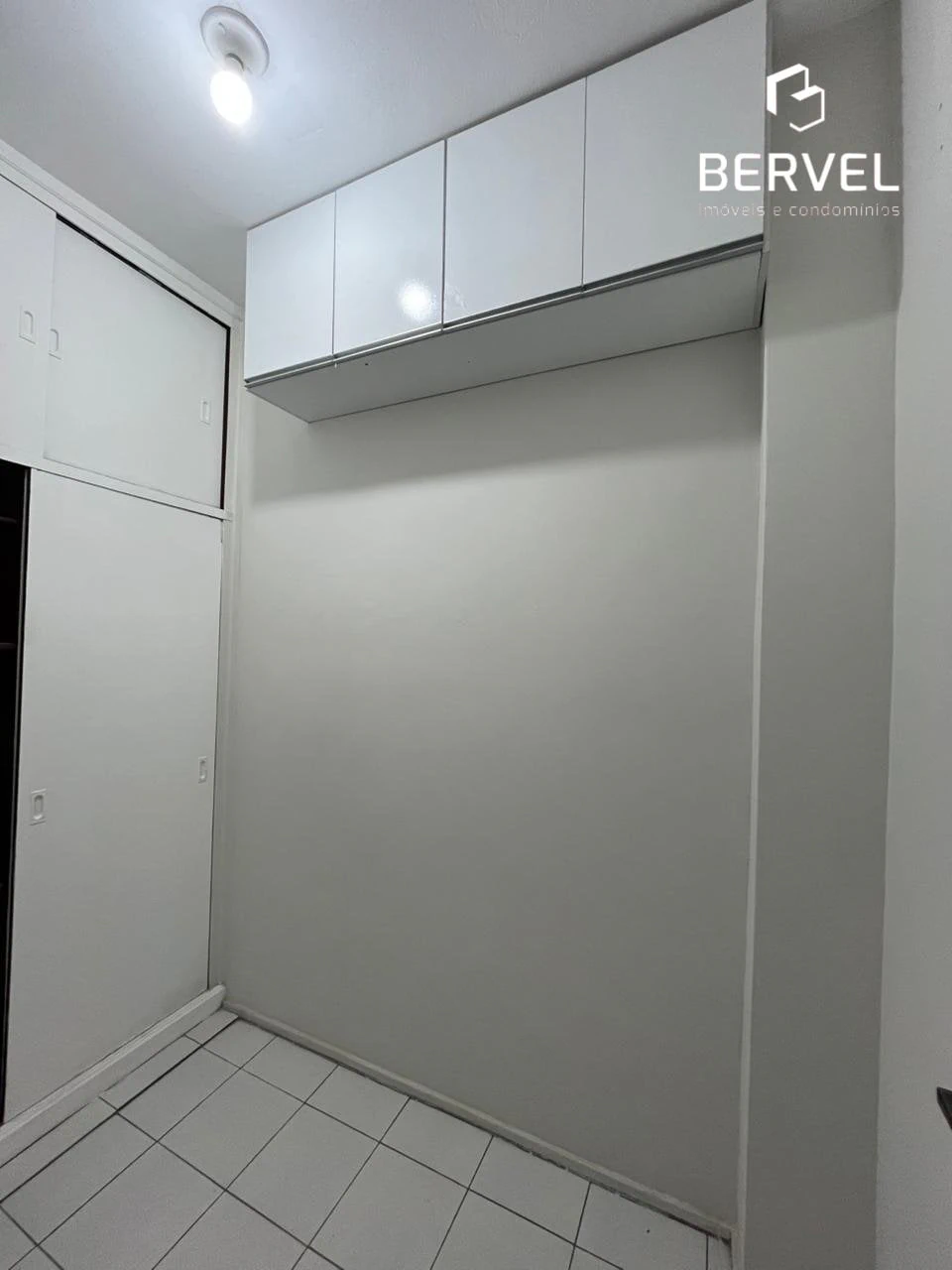 2-bedroom apartment with 1 bathroom, no parking — photo 9