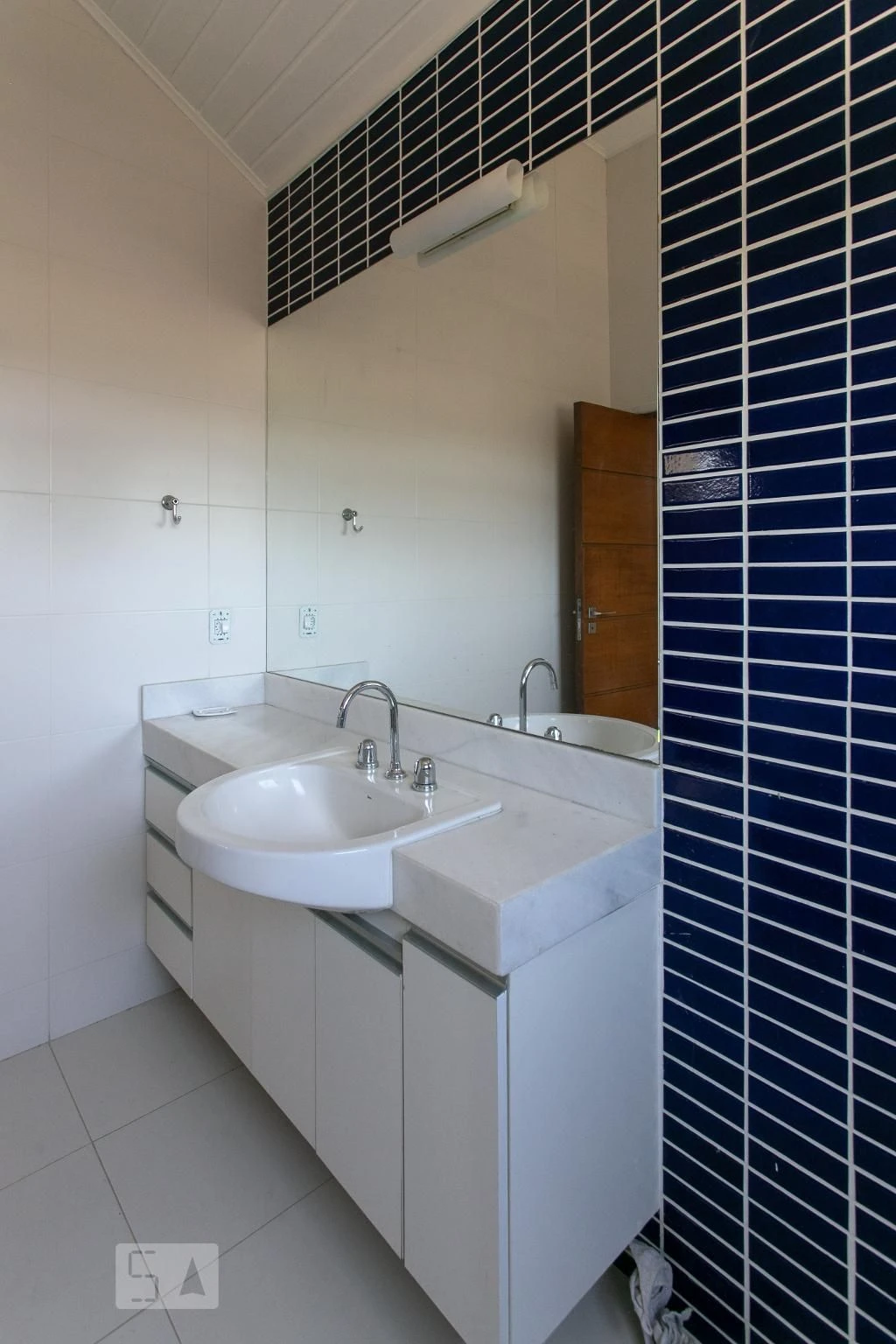 Unfurnished house with 5 en-suite bedrooms and private garden — photo 34