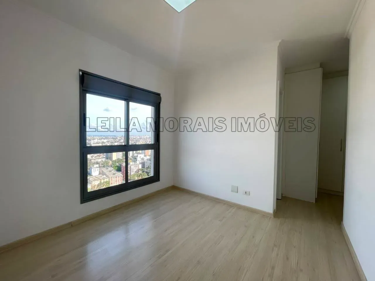 Apartment with 3 bedrooms, 5 bathrooms and open-plan kitchen — photo 16