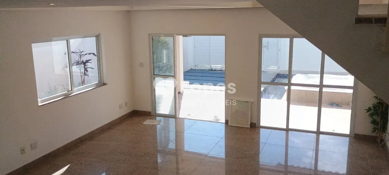 House with 5 bedrooms, 5 bathrooms and separate laundry — photo 15