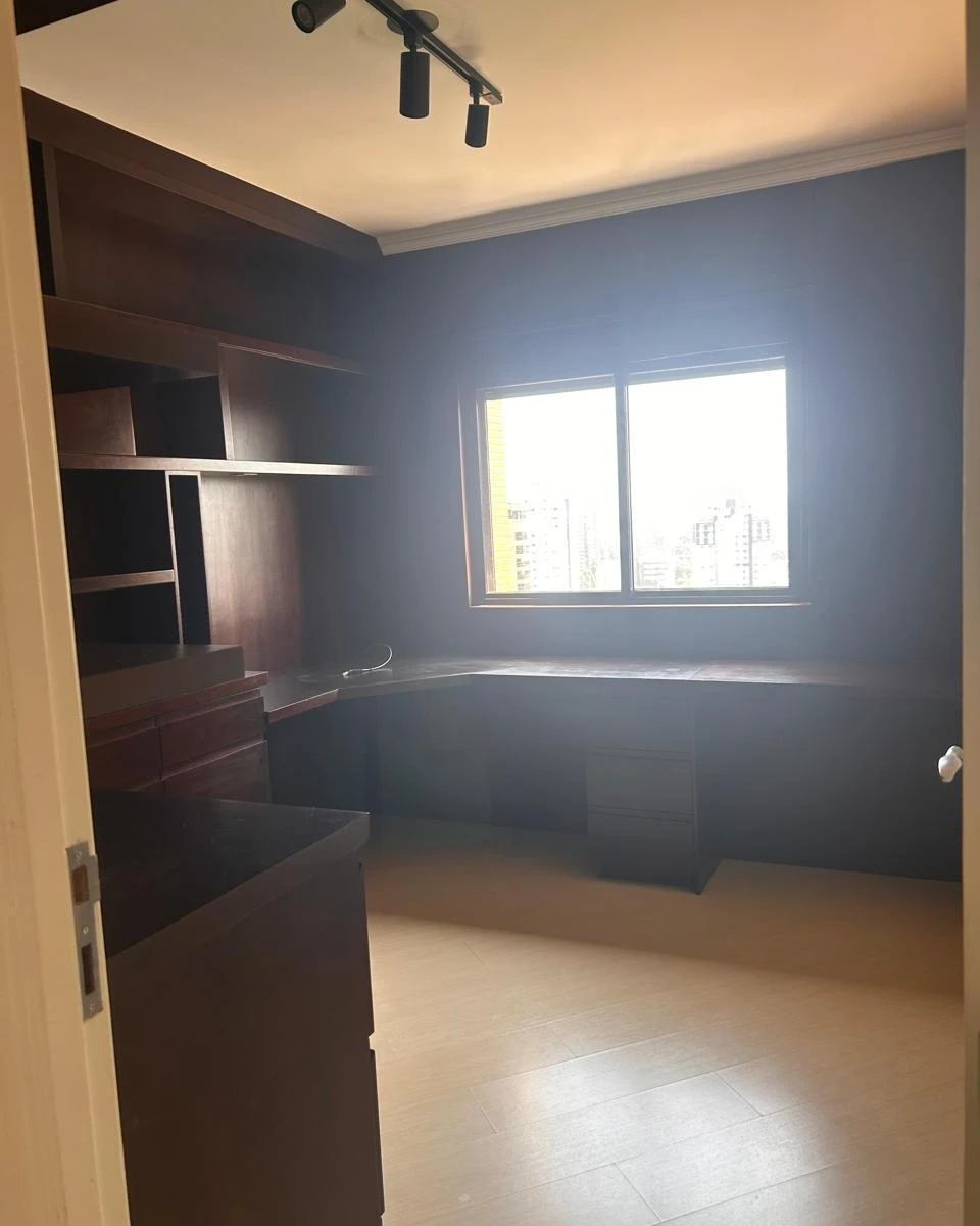 3-bedroom apartment with a home office in Curitiba — photo 23