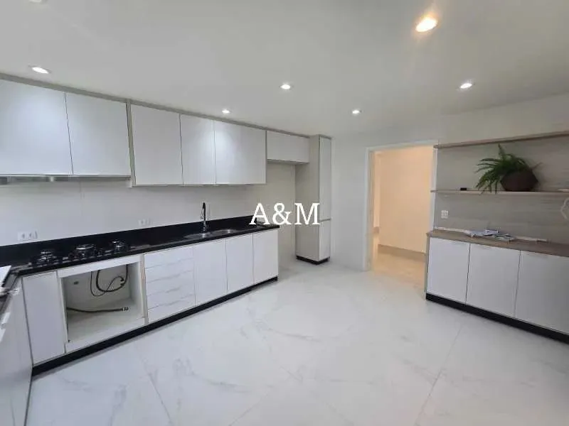 Casa com 4 quartos e 5 banheiros, 4 vagas — photo 18