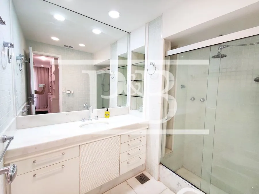 Apartamento com 3 dormitórios e 215 m² com 3 vagas — photo 12