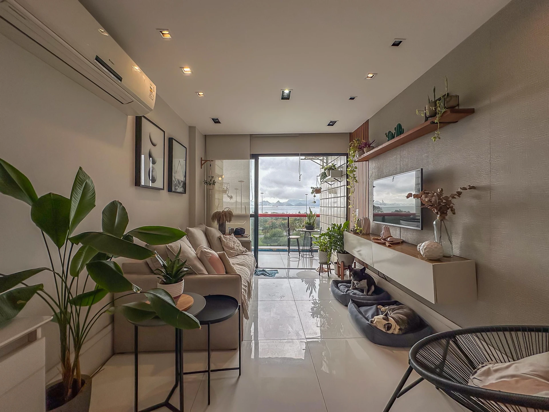Furnished 2-bedroom apartment with 2 bathrooms — photo 14