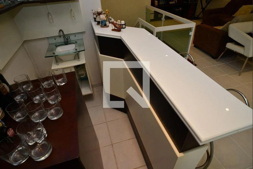 3-bedroom apartment in a building with a gym — photo 21