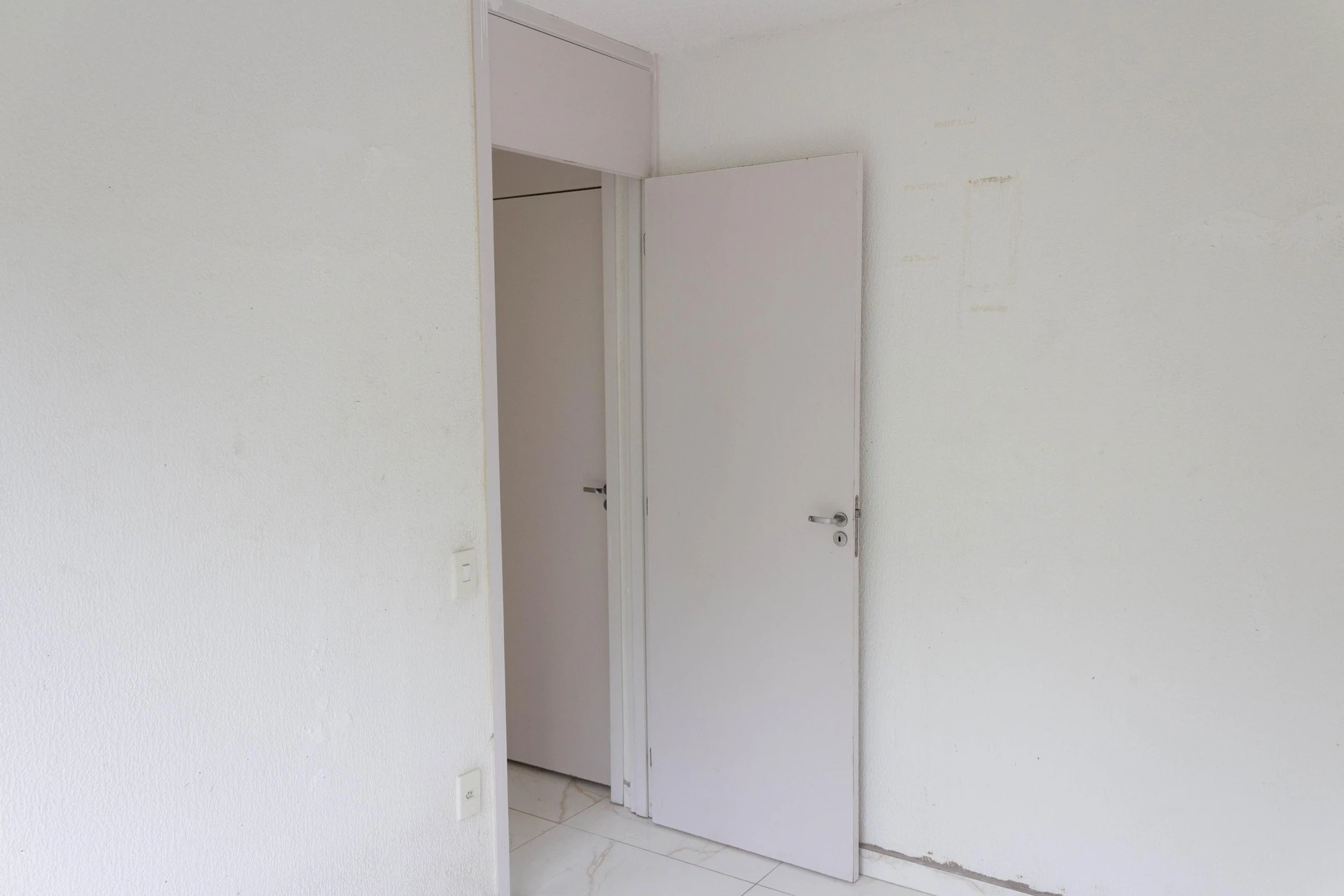 2-bedroom apartment with a park view — photo 34
