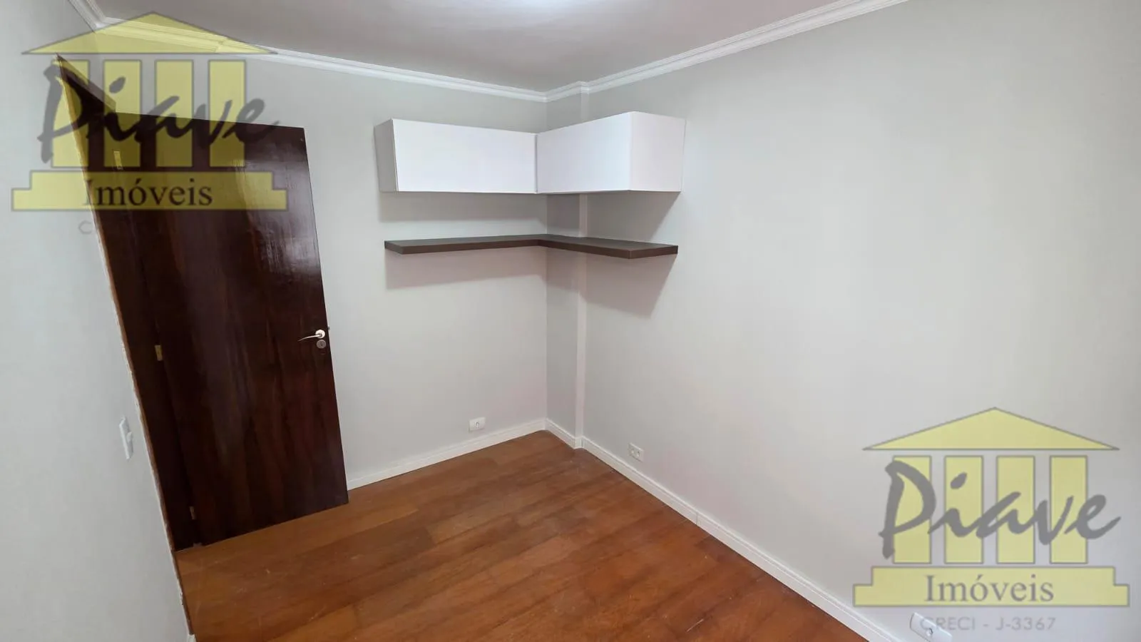 Home office in a 3-bedroom apartment, 74 m² — photo 4