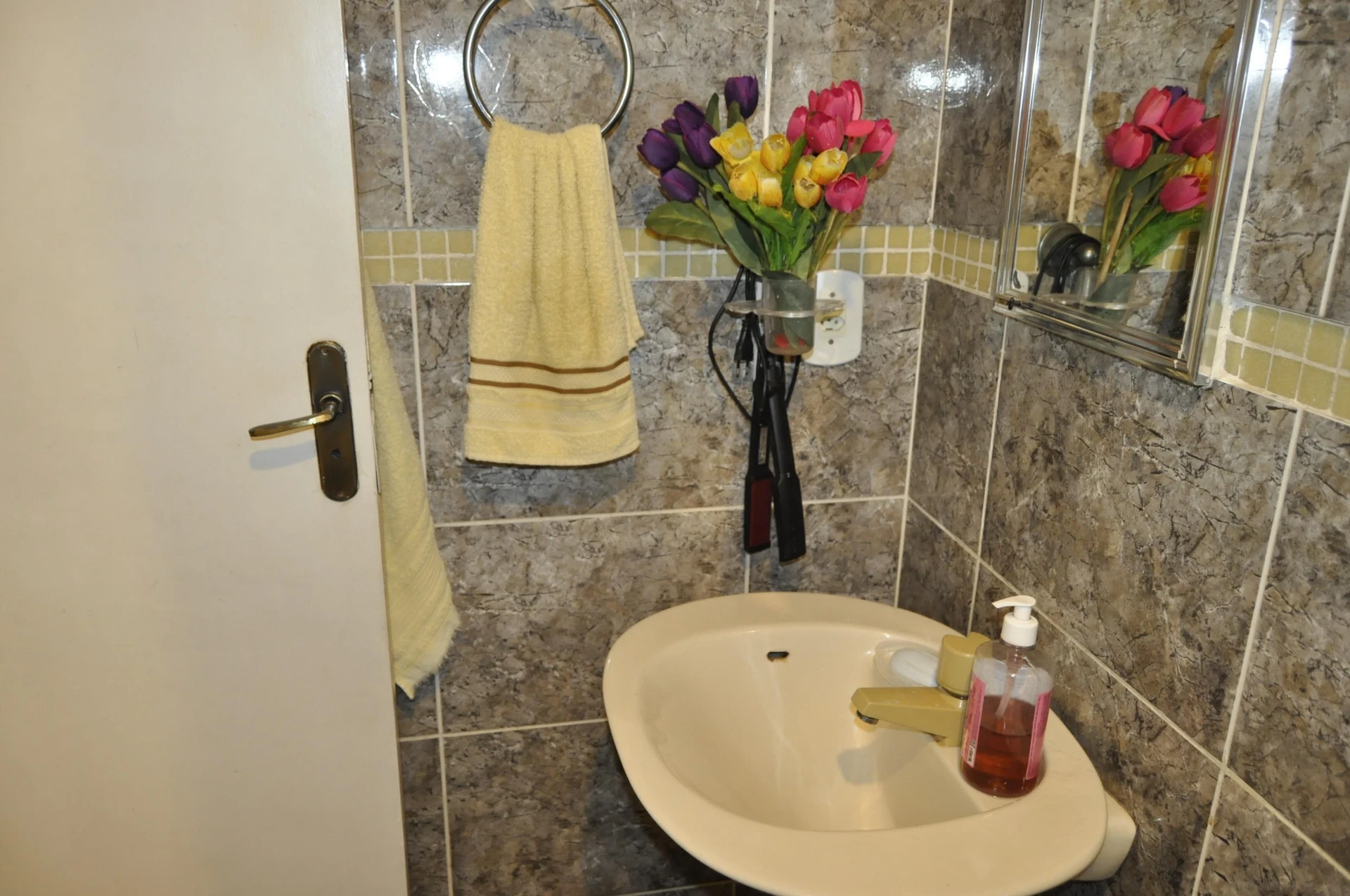 Apartamento mobiliado com 2 quartos e varanda privativa — photo 3