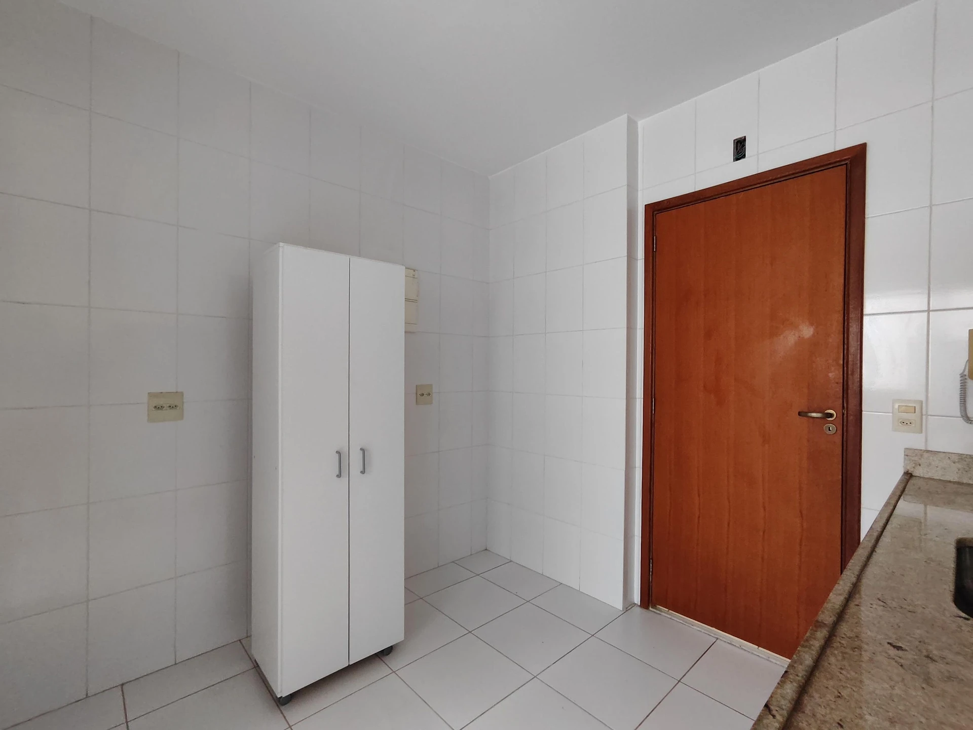 3-bedroom apartment, 1 with its own bathroom, 100 m² — photo 9
