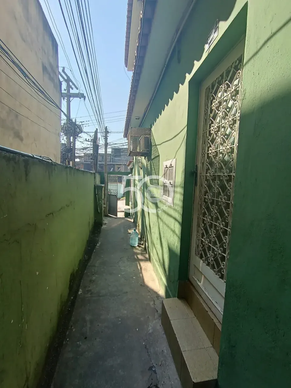 1-bedroom apartment with balcony and a glass shower — photo 17