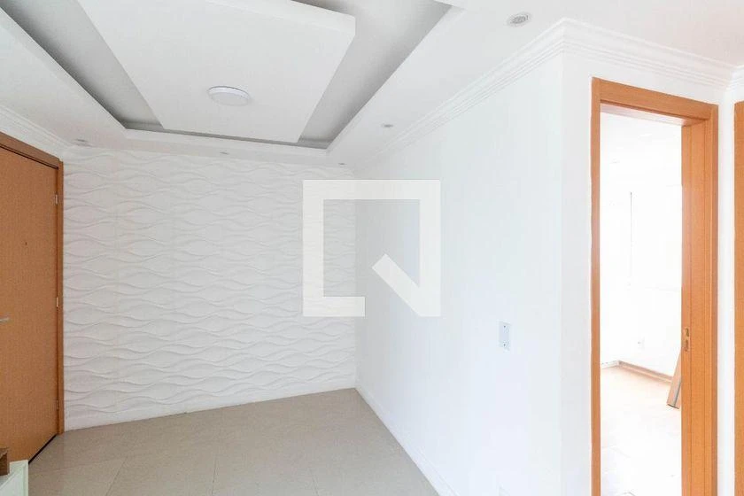 2-bedroom apartment in a building with a gym — photo 4