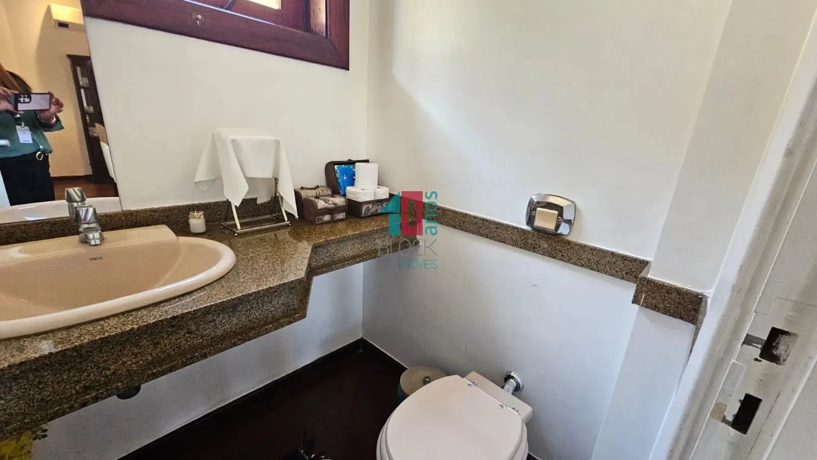Casa em condomínio mobiliada com 4 suítes e 7 banheiros — photo 21