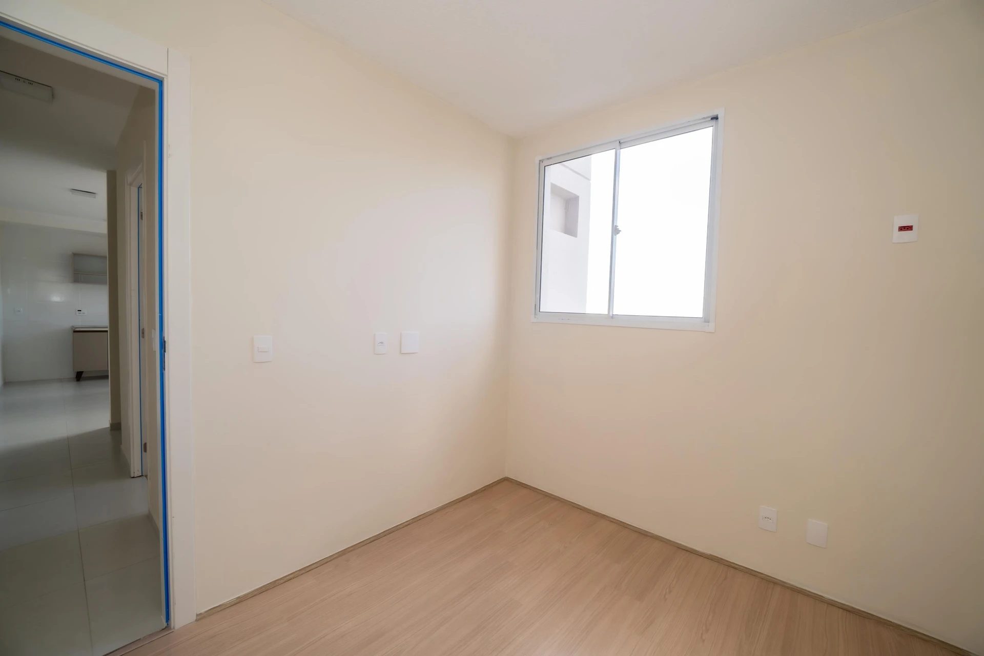 2-bedroom apartment in a building with a gym — photo 34