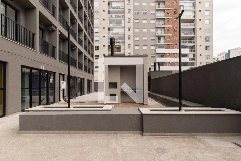 One-bedroom apartment in a building with a gym — photo 16