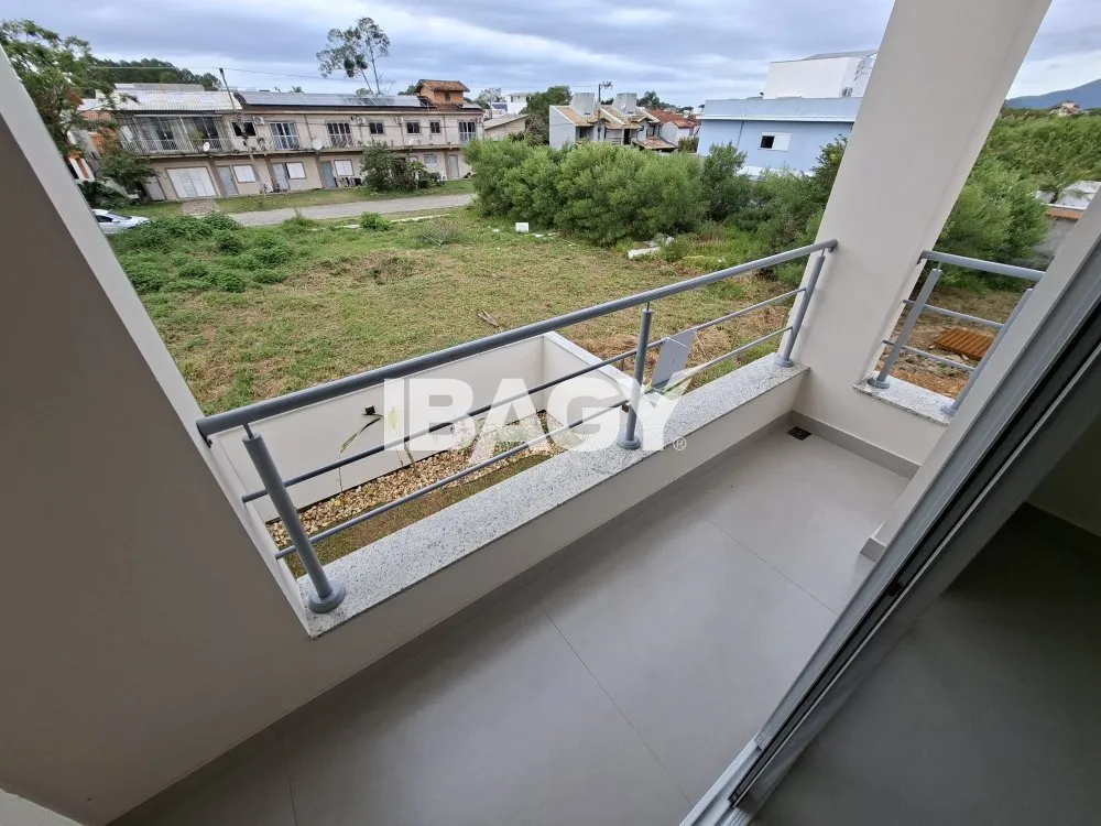 House with 3 en-suite bedrooms and 2 parking spots — photo 7